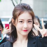 반<b>묶음</b>으로 첫사랑 느낌 살리는 여자연예인