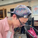 지디는 싸인도 알록달록하게하네