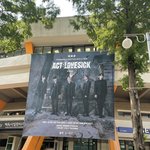 오늘 투바투콘에서 얼굴 망원경으로 가까이봤는데