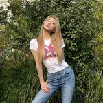 <b>유나</b> 옷 이쁘다