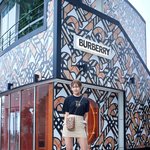 버버리 팝업스토어 행사 참석했던 연예인