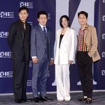 이정재와 정우성이 23년 만에 의기투합한 '<b>헌트</b>'