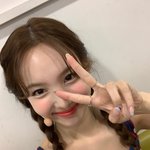 <b>나연</b> 팝 이거 좀 거슬림 ㅠㅠ