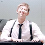 나 웃는게 이렇게 매력적인 아이돌 <b>첨</b> <b>봄</b>