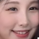 얘들아 나 옷에 <b>담배빵</b> 남;