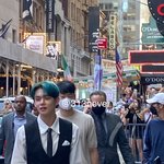 <b>최연준</b> 이러고 팬들이랑 셀카 찍을 생각으로 걸어옴