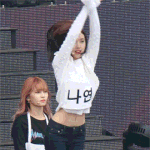 <b>나연</b> 몸매 비율 은근히 좋음
