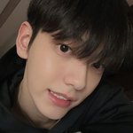 수빈 <b>셀카</b> 잘찍네