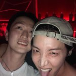 첫솔로인데 팬들한테 제일 먼저 보여주는게 맞지않니