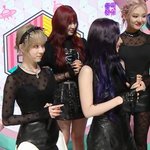 에스파가 <b>예지</b> 쳐다보는 거 봐