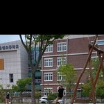 아이들 노는 <b>공원</b>에서 신났는지?