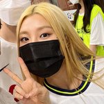 <b>리정</b> 금발 잘어울린다