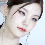 <b>예지</b> 진짜 이쁘다ㅠㅠ