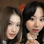 사나 <b>채영</b> 얼굴합봐..