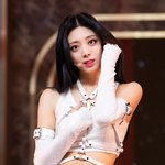 유나는 눈이 <b>보석</b>이다
