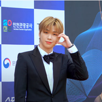 [강다니엘] 강다니엘 레드카펫 떳슴다 비하인드 시