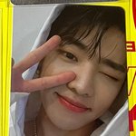 얘들아 포카 하자 <b>자국</b>인지 아닌지 봐주라