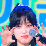 꼭 아린이랑 잘나가는 여돌 까는 <b>년놈</b>들 추하다