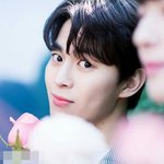 초식 공룡을 닮은 잘생긴 비주얼