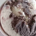 <b>배라</b> 이거 뭔 맛인지 아는 사람