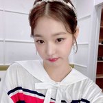 장원영은 <b>분발</b>해라 니보다 더 예쁜애나옴