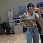 이런<b>니트</b> 뭐라고 쳐야 나와..?