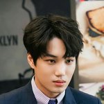 <b>깃털</b>처럼 가볍게 춤추는 아이돌