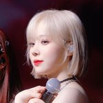 깐 <b>달걀</b> 같은 아이돌 피부