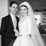 디올 웨딩드레스를 입은 연예인들