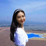 한국을 대표하며 <b>홍보</b>하는 여자래