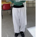 [이것좀봐줘] <b>옷</b>잘알 판녀둘아 이 바지 <b>위</b>에 뭐입을까.???