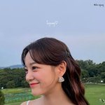 <b>특유</b>의 밝은 에너지를 뿜는 스타들
