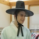 [풀햄보이즈] 아르망 갓 쓸 때 사과머리 했네