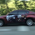 BMW에 <b>애니캐릭터</b> 박은사람 봄