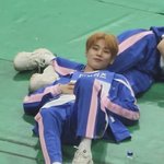 [더보이즈] <b>찬희</b> 다리에 누운 주연이ㅋㅋㅋㅋㅋ