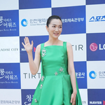 <b>한복</b>풍 드레스가 잘 어울리는 배우