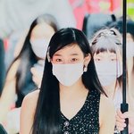 데뷔 <b>이틀차</b>에 샤넬 행사 가는 걸그룹;