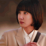 요즘 심장이 자주 요동치는 우영우.<b>gif</b>