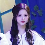 <b>설윤</b>이 예쁜데