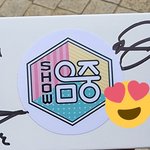[NCT칠프] 헐 우주호 1년이라고 팬들한테 싸인해서 <b>떡</b> 줬대