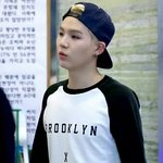 [군대] <b>눈썹뼈</b> 보이게 쓰는거