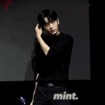 [드루와] <b>덕질</b>할때 최애는 나랑 비슷하다vs나랑 정반대다