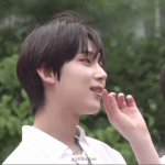 <b>재윤</b>이 왤케 이쁘게 웃냐