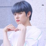 여리고 <b>순진무구</b>한 매력 있는 아이돌