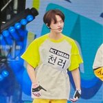[NCT드림] 완전 아기같은 노랑노랑한 옷에 장갑이라니