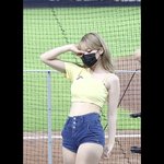 [댓글부탁해] 아 냉장고 아래에서 <b>바퀴</b>벌레 나옴
