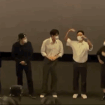 영화 <외계+인> 배우들을 <b>조종</b>하는 조우진