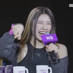 <b>리정</b> 웃는거 상큼해
