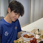 제노 닮았고 존잘<b>혼혈</b> 남자애 알려줌
