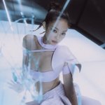 제니 옷 이게 머노